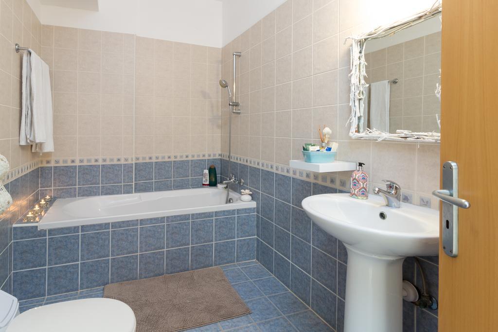Elena Court Apt 401 Apartment Ларнака Екстериор снимка